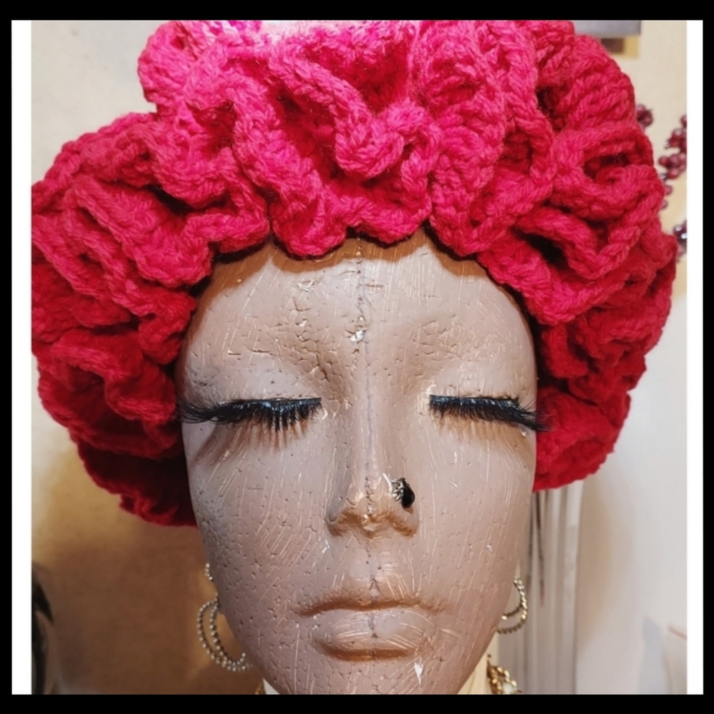 #L❤️VE HANDMADE. Crochet Ruffle HAT